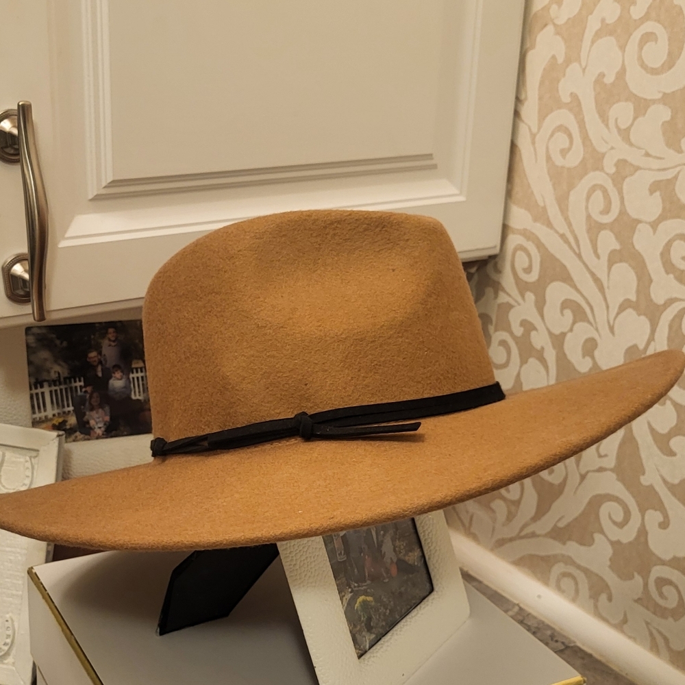 Universal Thread Tan Wool Hat - Picture 3 of 6